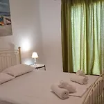 Blueberry Villa, Parikia